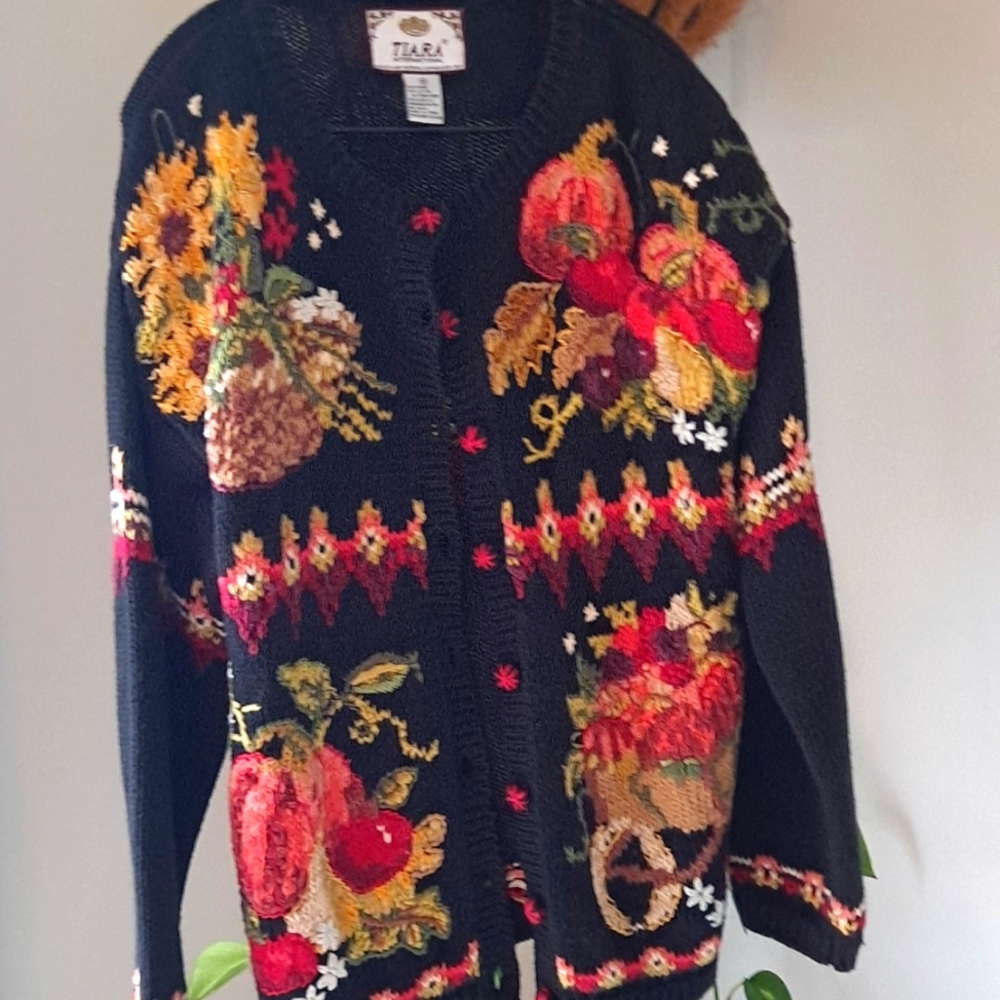 Tiara International retro 2001 harvest sweater! Vintage ❤️ 💙